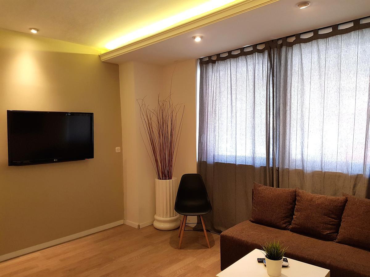 Mika Apartments Skopje Bagian luar foto